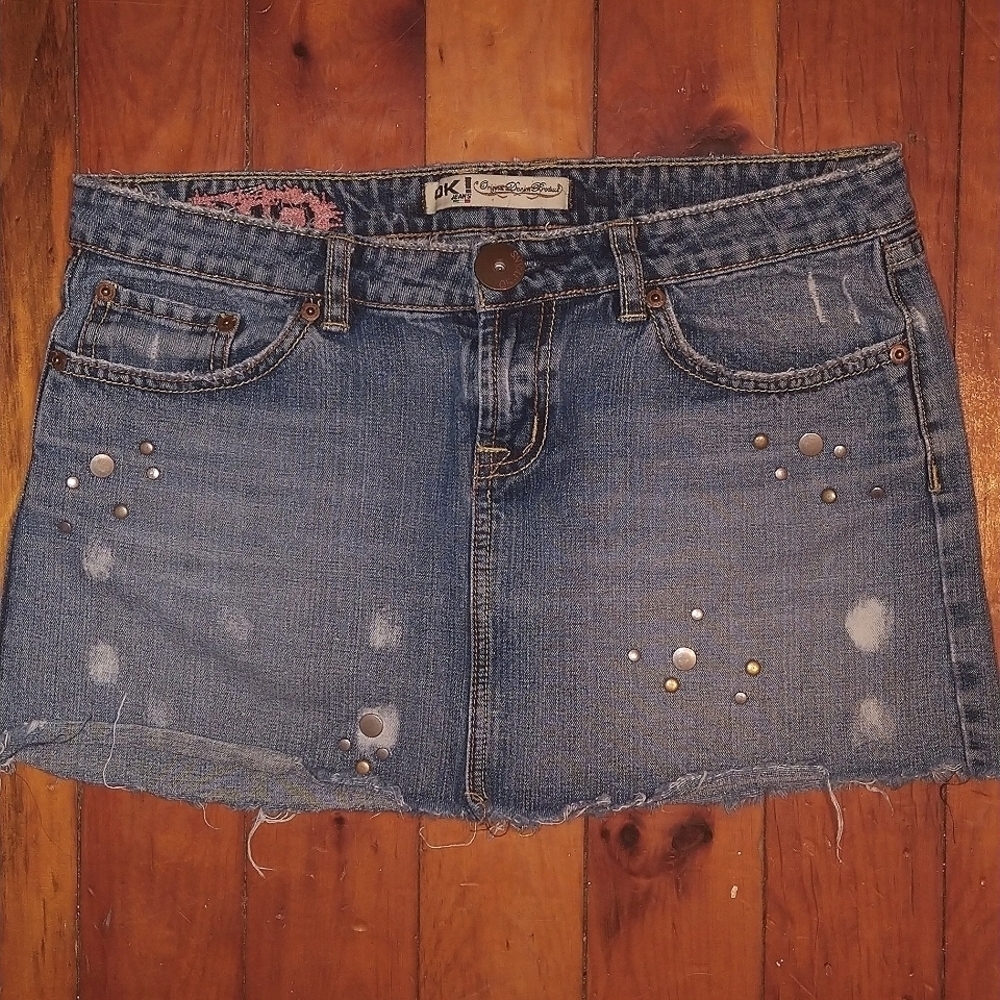 OK Jeans Denim Skirt with rivets and distressing, raw hem size 29 pre-loved
